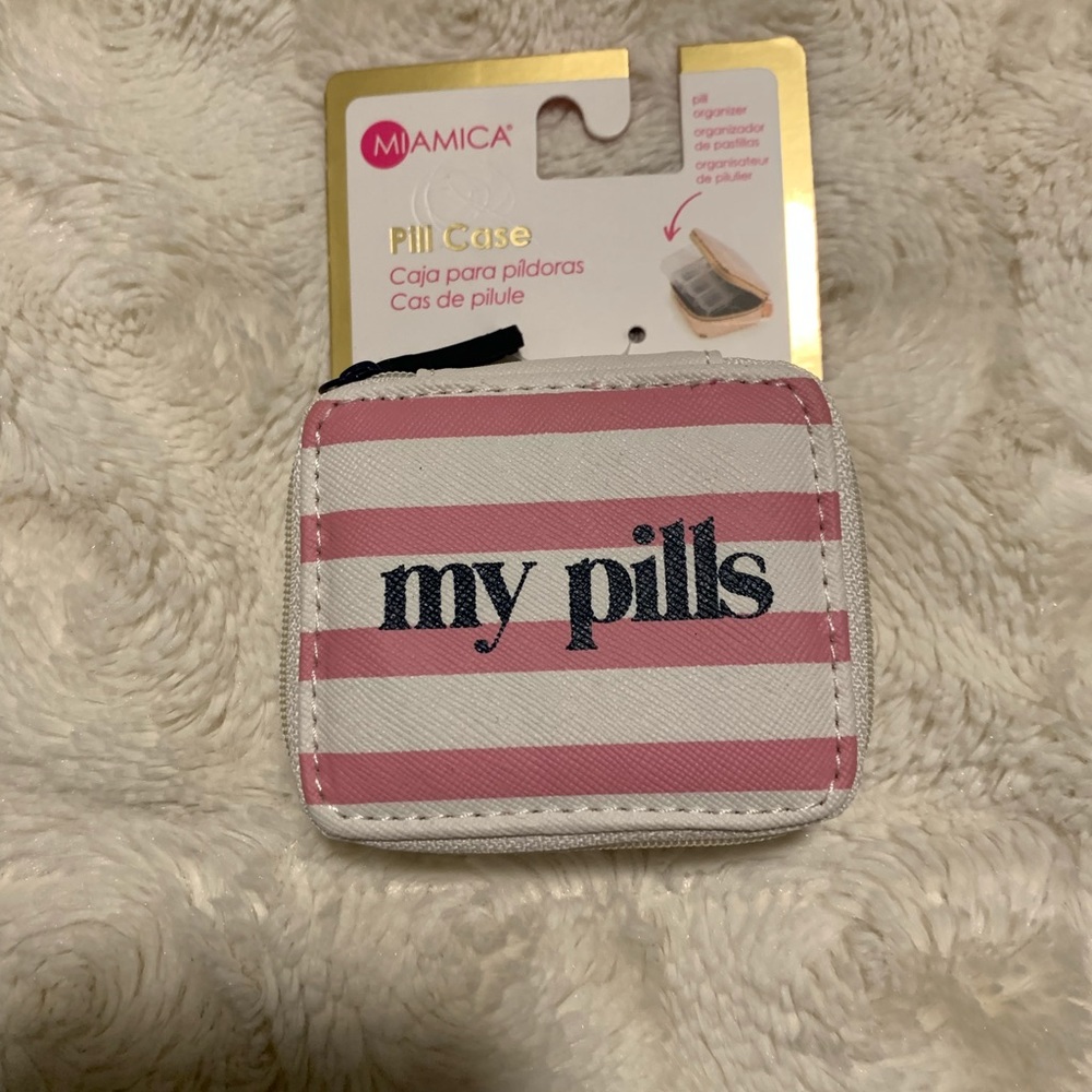 Pill organizer